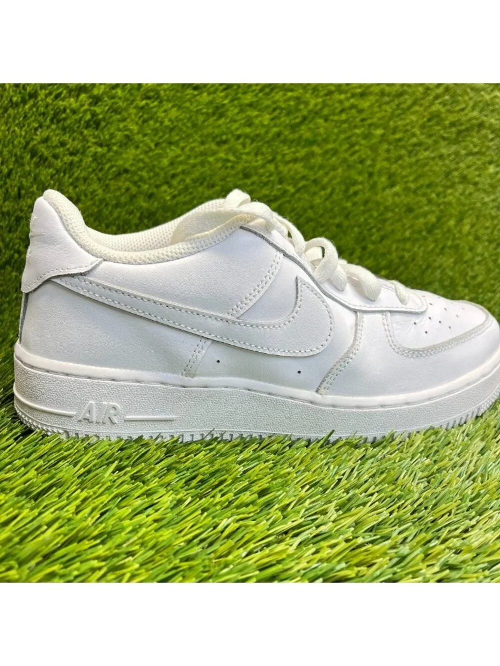 Nike Air Force 1 LE Low Boys Size 7Y White Athletic Lifestyle Shoes Sneakers